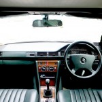 Interior Benz.jpg (88 KB)